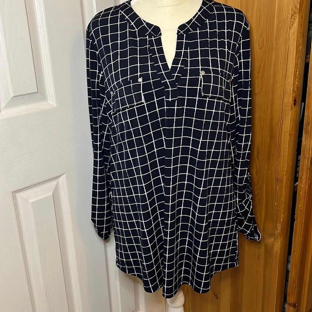 Jones NY Ladies V Neck Navy Blouse Size L